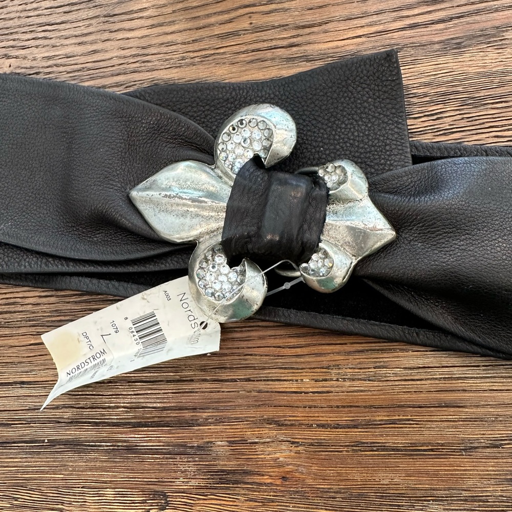 NWT Nordstrom Leather, Silver Buckle w/ Crystals Rock Star Belt Large